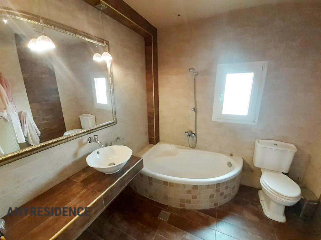 Townhome in Panorama, photo #9, listing #2553175