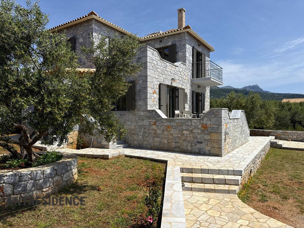 7 room villa in Kardamyli, photo #1, listing #2227797