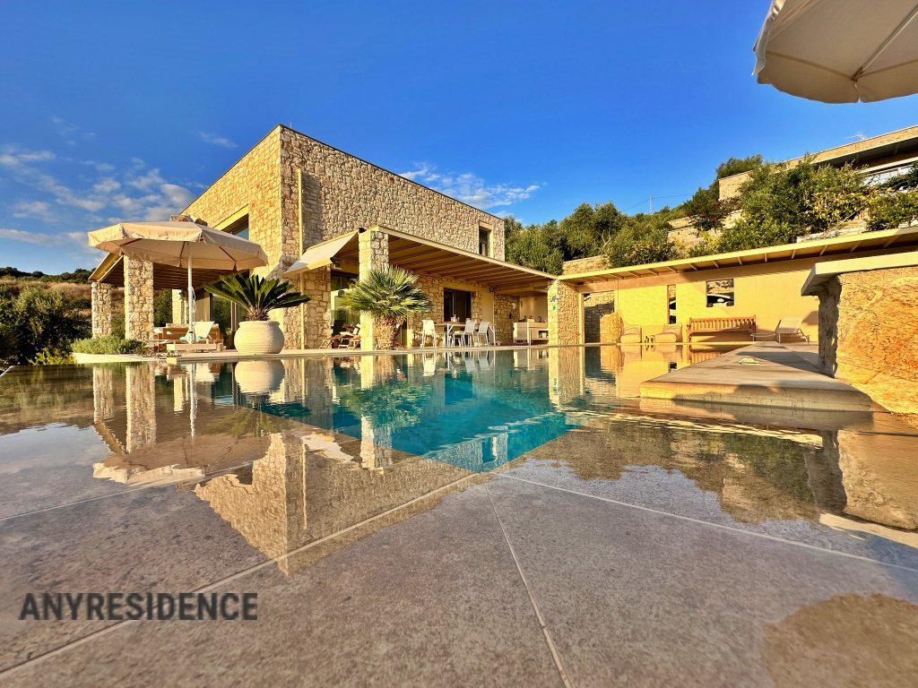 Villa in Peloponnese, photo #1, listing #2334596