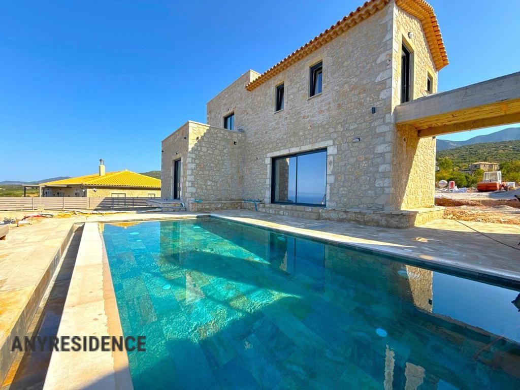 Townhome in Messenia, photo #2, listing #2480819