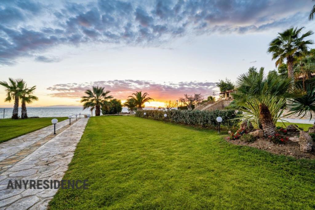 Villa in Nea Skioni, photo #4, listing #2532742