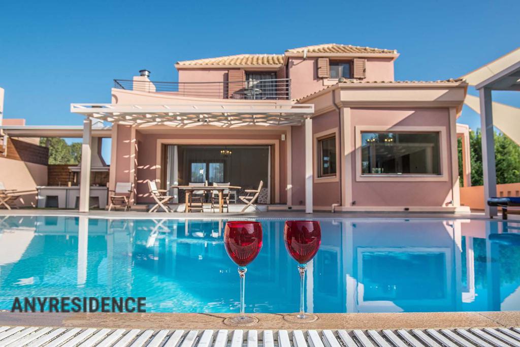 5 room villa in Lefkas, photo #1, listing #2545148
