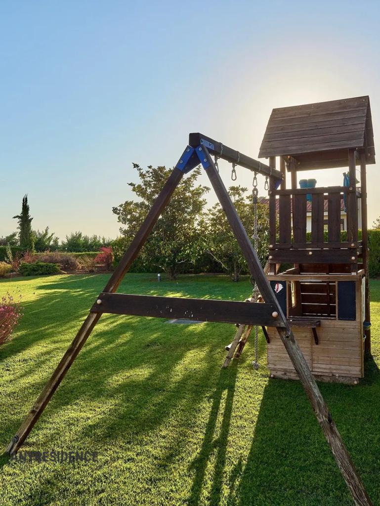 Villa in Panorama, photo #10, listing #2482472