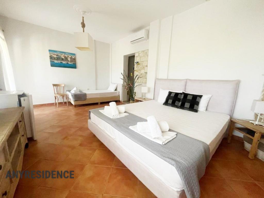 Villa in Afytos, photo #1, listing #2481306