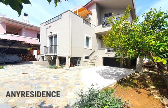 8 room townhome in Kranidi