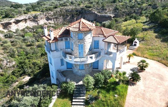 Villa in Peloponnese