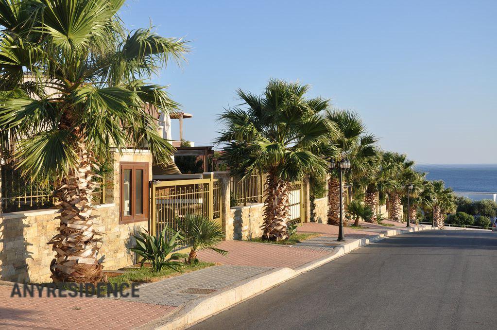 Apartment in Crete, photo #2, listing #2284417