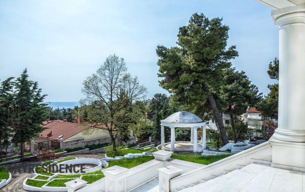 Villa in Panorama, photo #1, listing #2097119