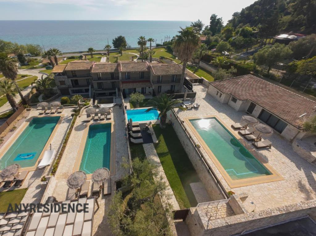 Villa in Nea Skioni, photo #2, listing #2532742