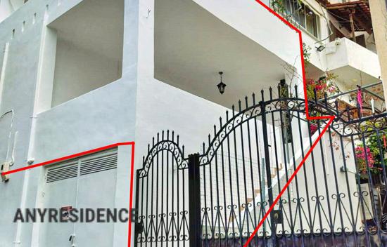 Terraced house in Poros