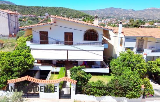 6 room townhome in Korinthia