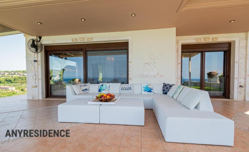 Villa in Kassandreia, photo #6, listing #2534415