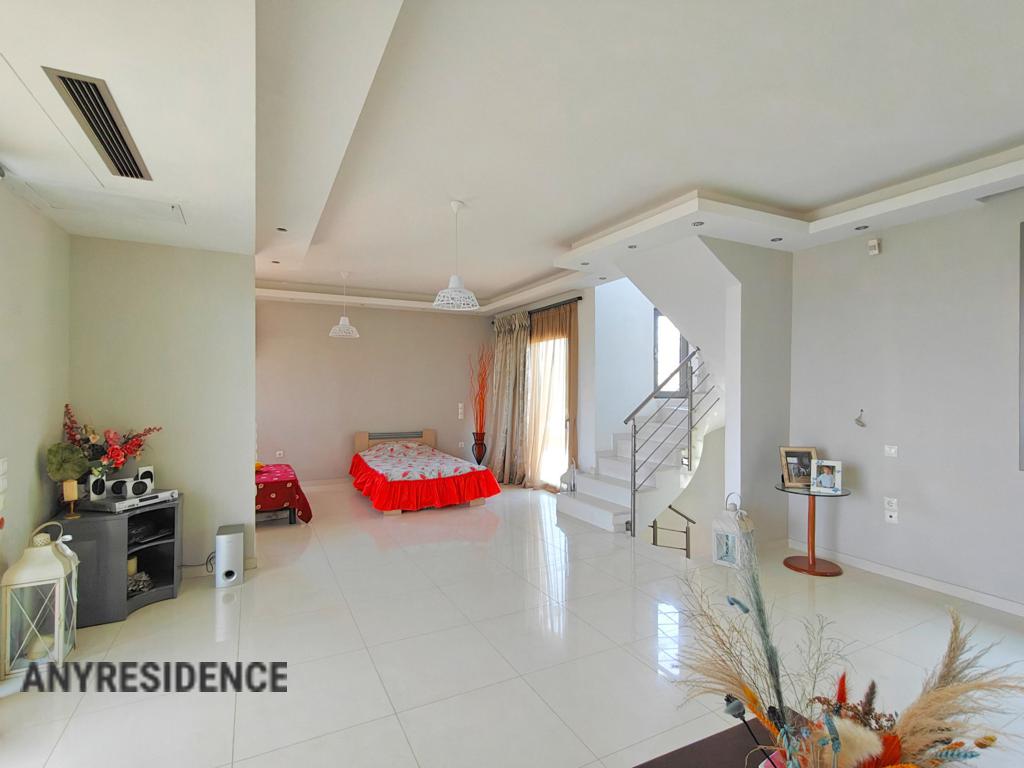 Townhome in Loutraki, photo #10, listing #2475027
