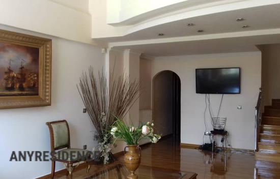 Detached house in Glyfada