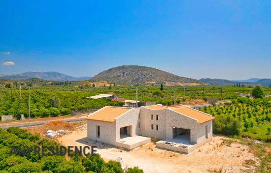 9 room townhome in Drepano