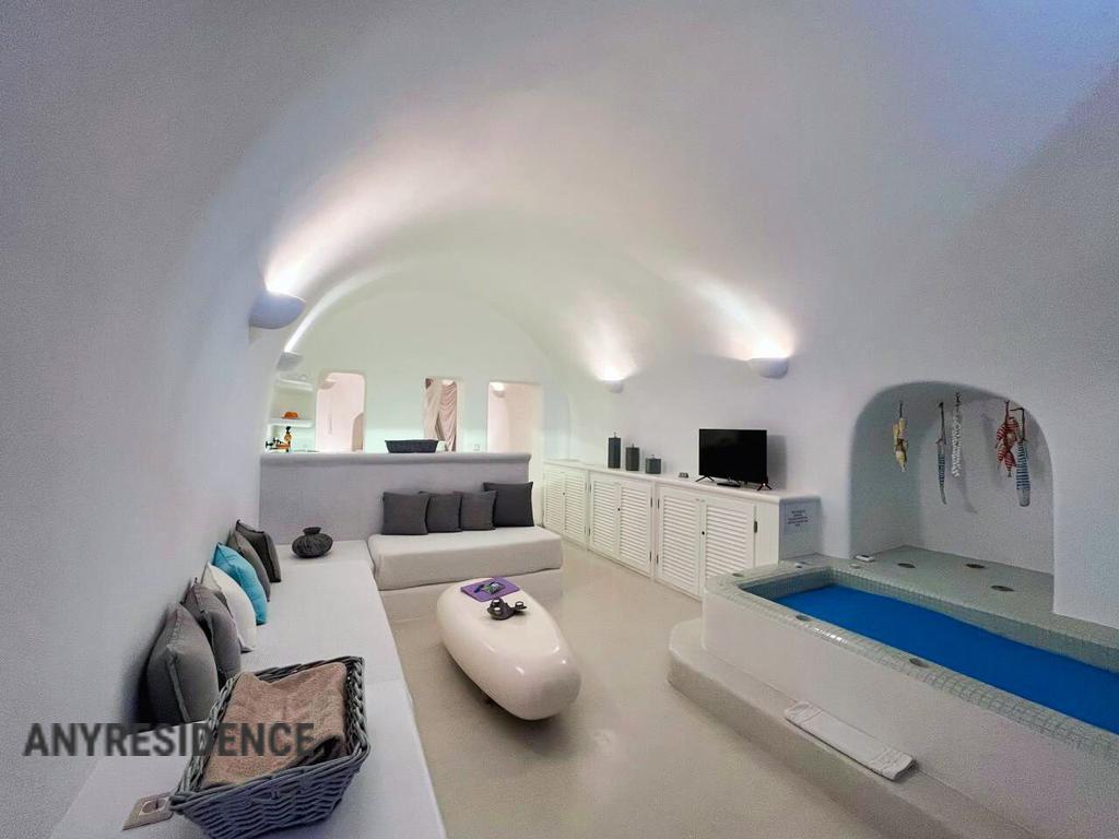 Townhome in Santorini, photo #8, listing #2466149