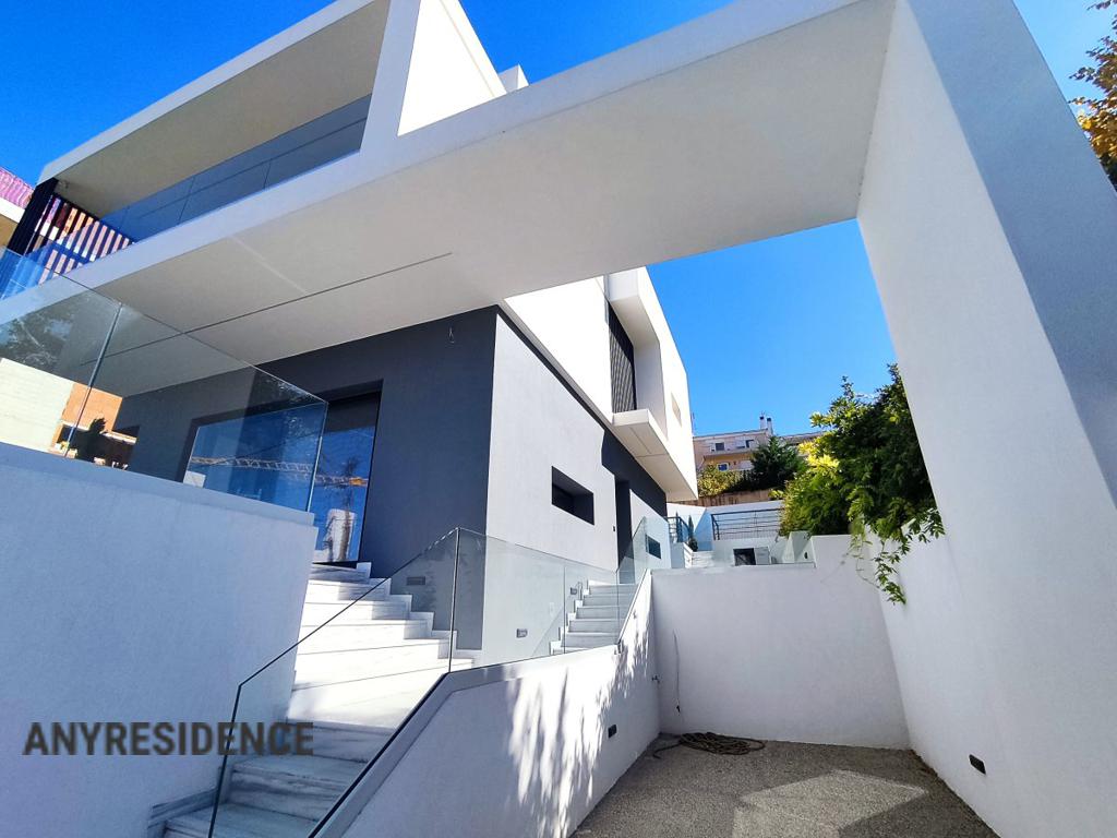 Villa in Panorama, photo #2, listing #2551292