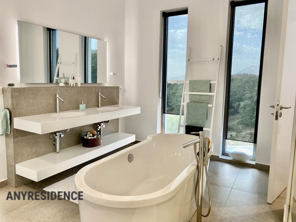 Townhome in Heraklion, photo #4, listing #2458107