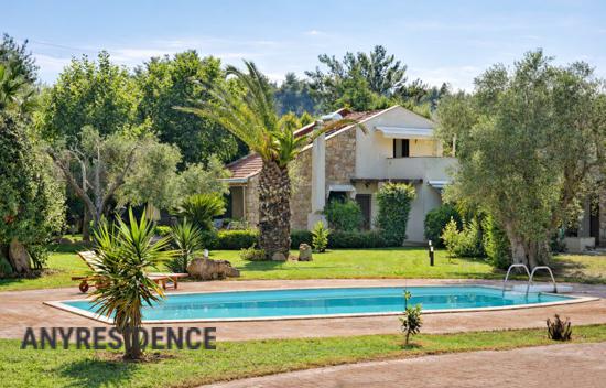 Villa in Sani