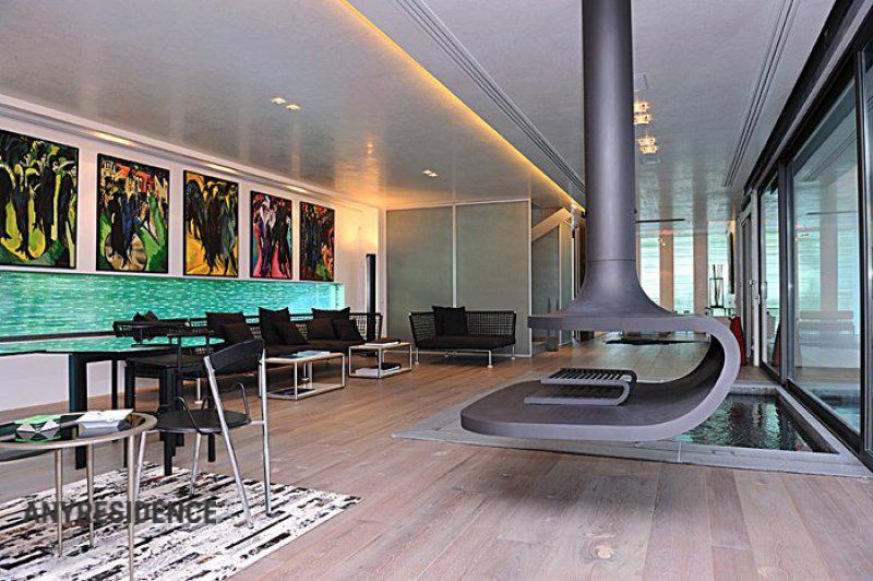 Villa in Panorama, photo #4, listing #2210103