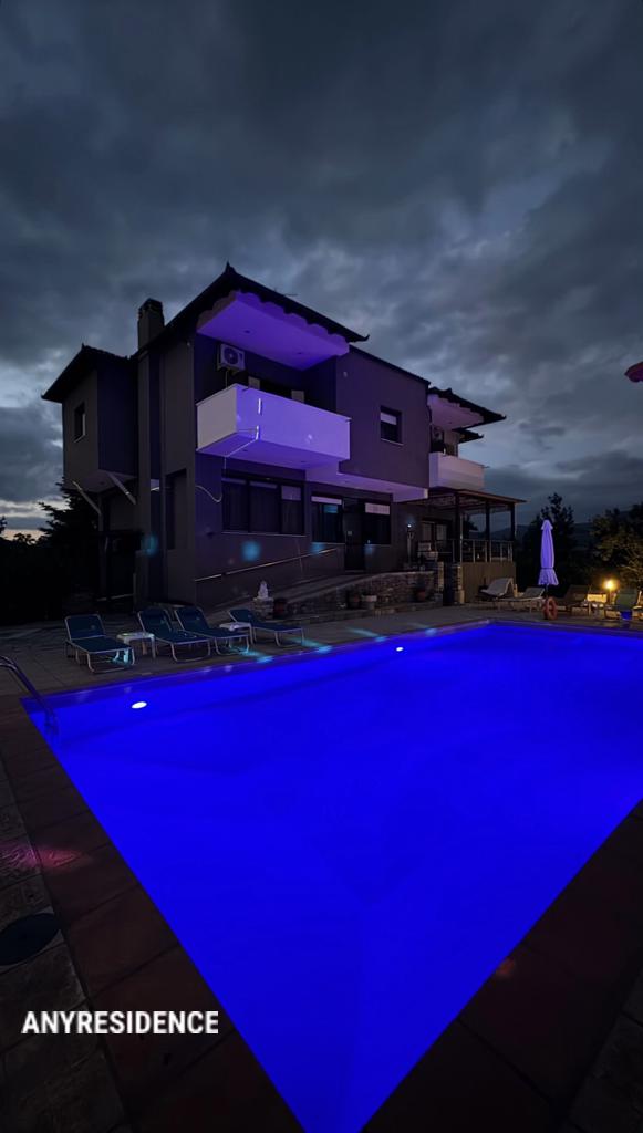 9 room villa in Larissa, photo #2, listing #2476780