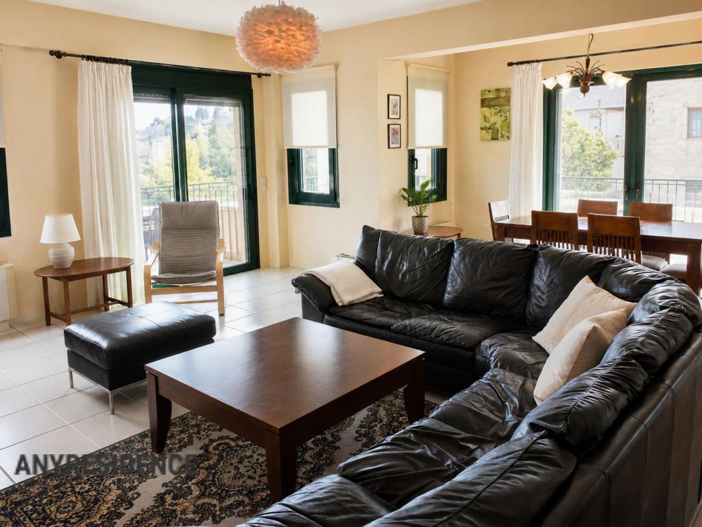 Apartment in Laconia, photo #2, listing #2538559