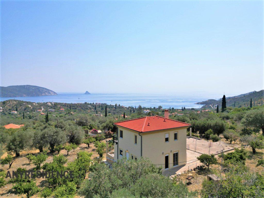 4 room villa in Galatas, photo #1, listing #2303553