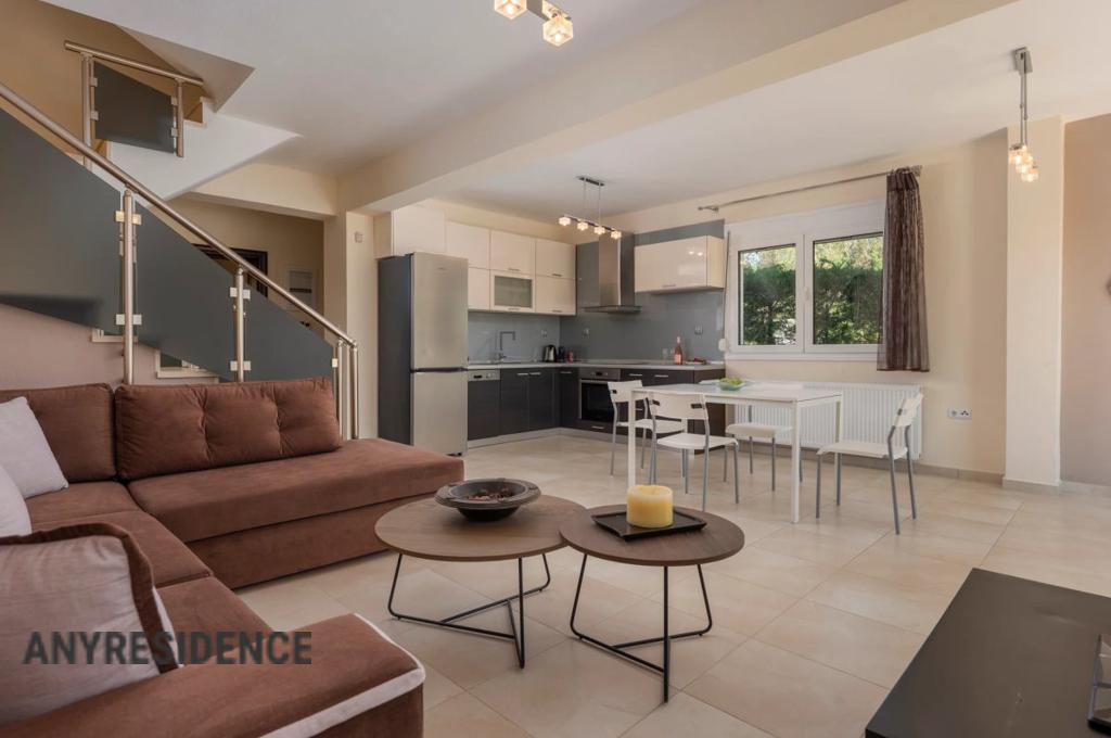 Townhome in Vourvourou, photo #9, listing #2551336
