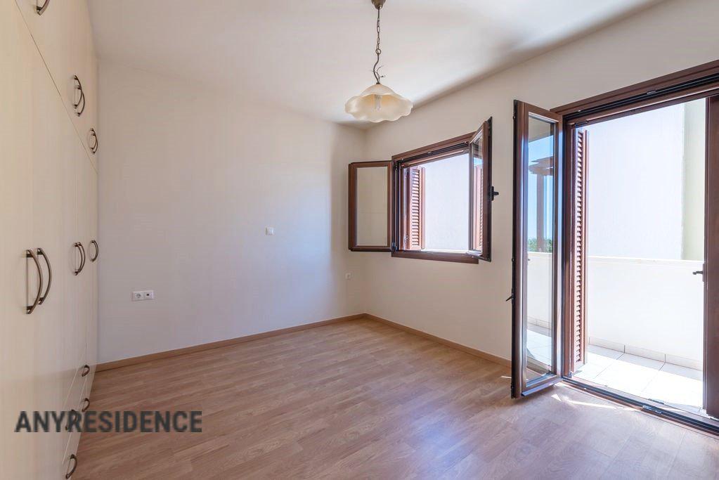 2 room apartment in Crete, photo #6, listing #2284416