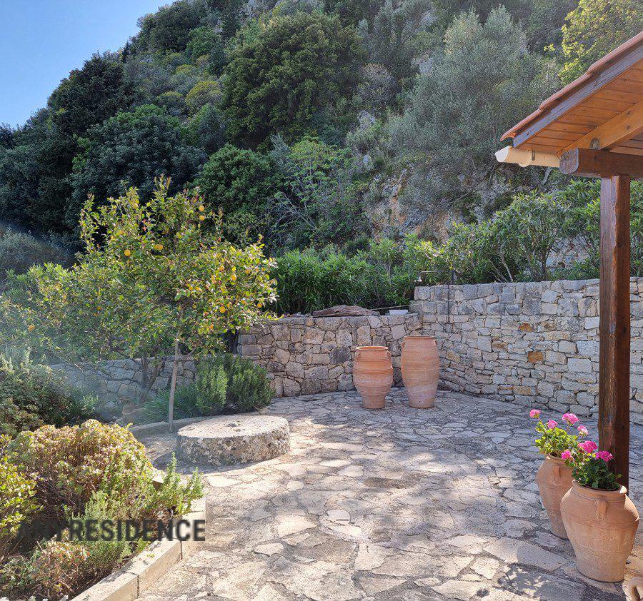 Townhome in Chania, photo #10, listing #2444295