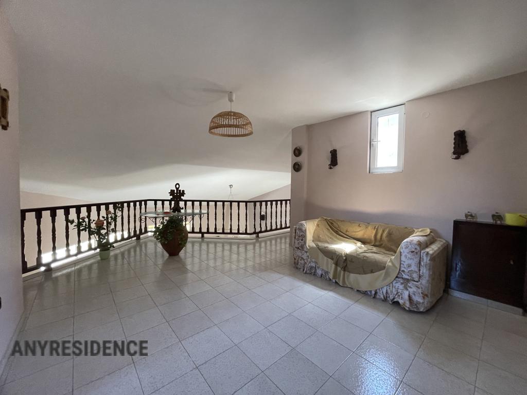 Townhome in Loutraki, photo #5, listing #2478657