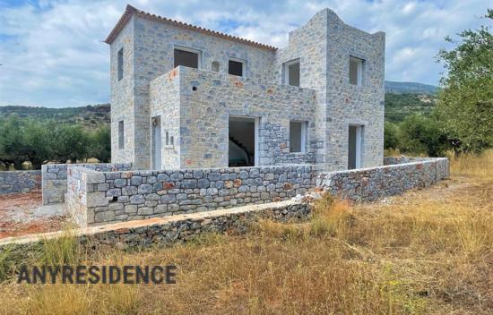 9 room townhome in Messenia