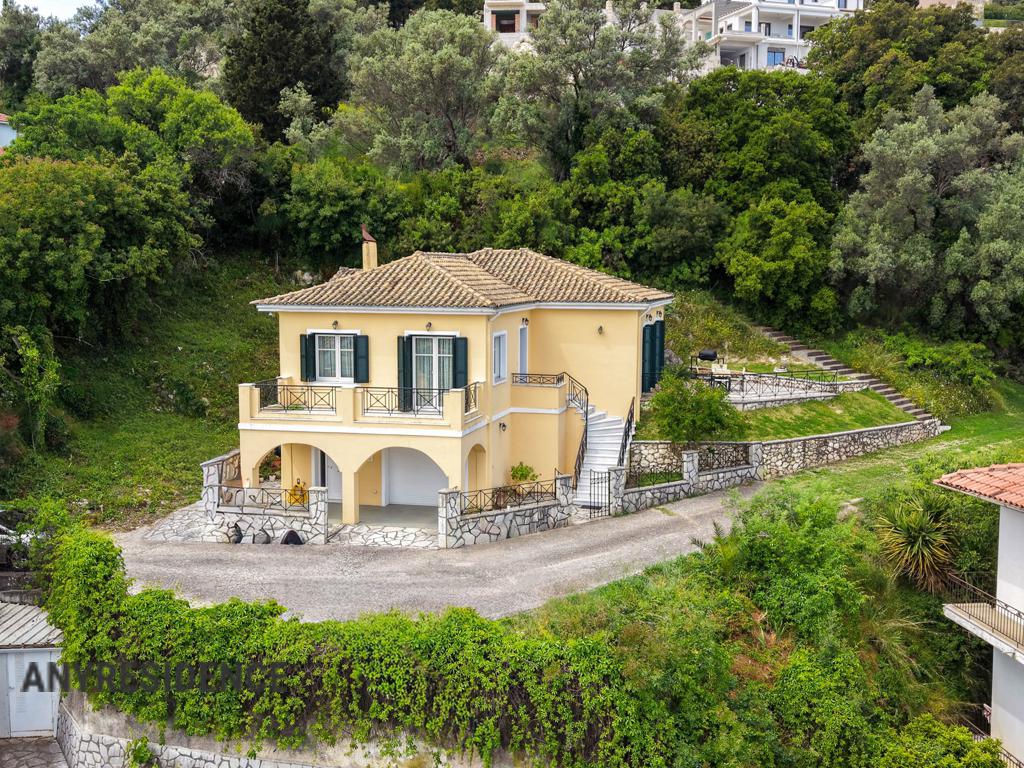 Townhome in Lefkas, photo #2, listing #2536018