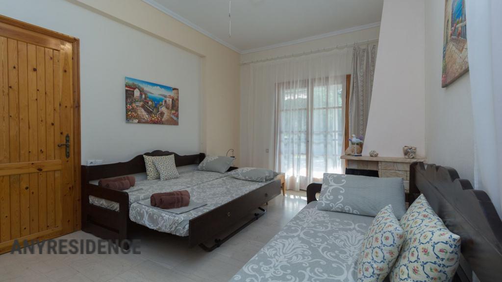 5 room townhome in Sithonia, photo #7, listing #1848006