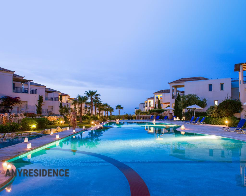 Penthouse in Crete, photo #4, listing #2488880