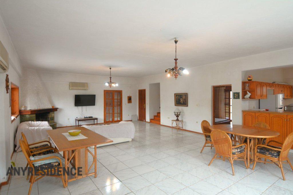 8 room villa in Loutraki, photo #5, listing #2247144