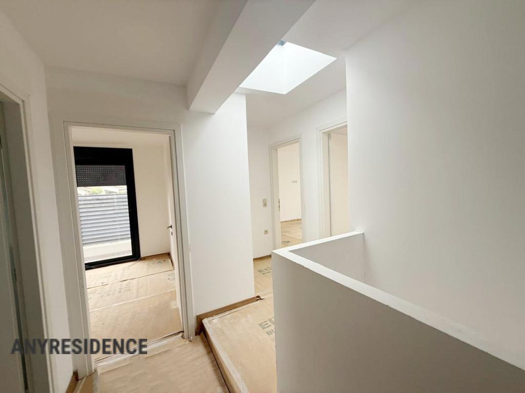 Townhome in Panorama, photo #10, listing #2250664