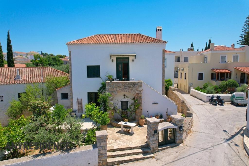Townhome in Spetses, photo #3, listing #2541545