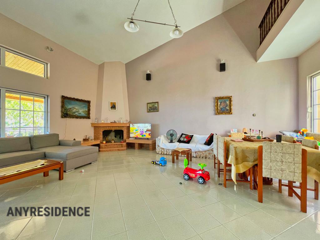 Townhome in Loutraki, photo #1, listing #2478657