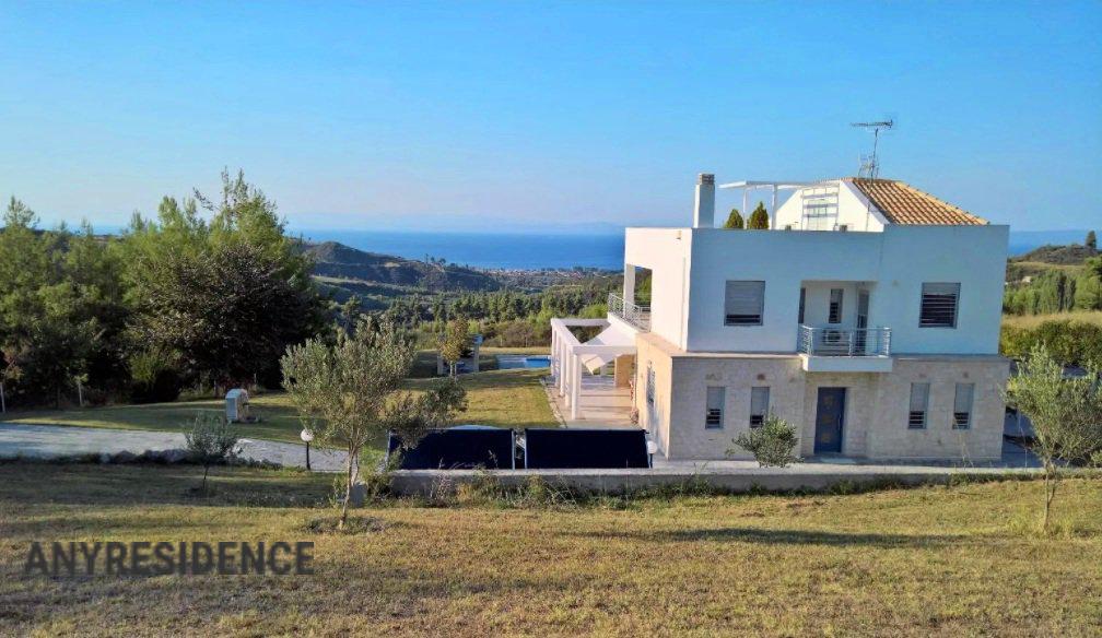 6 room villa in Kassandreia, photo #1, listing #2171033