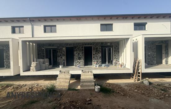Townhome in Kalyves