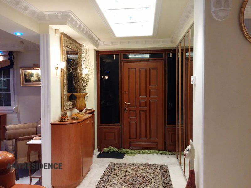 Townhome in Panorama, photo #1, listing #2223354