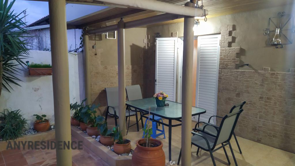 3 room chalet in Athens, photo #2, listing #2524244
