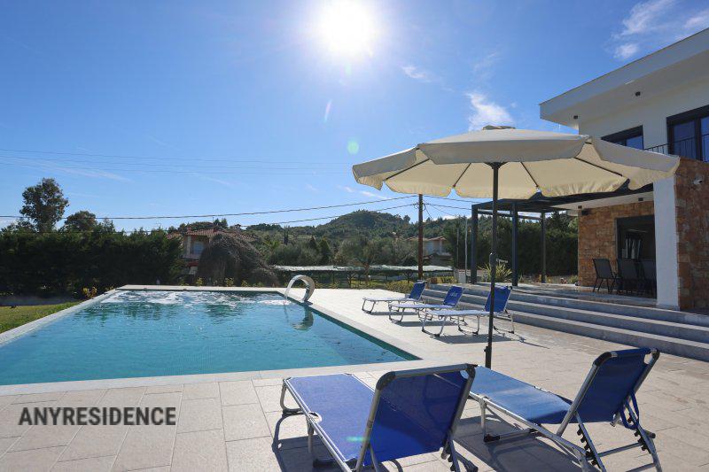 Villa in Pefkochori, photo #4, listing #2373210