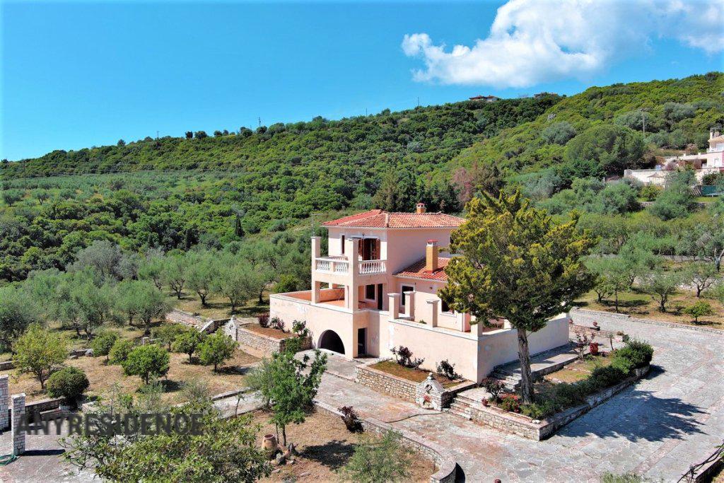 11 room villa in Peloponnese, photo #3, listing #2250582