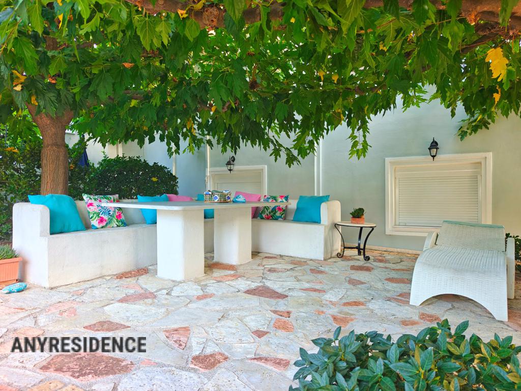 Townhome in Loutraki, photo #3, listing #2485910