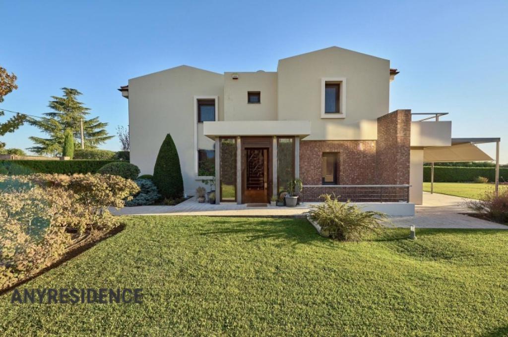 Villa in Panorama, photo #5, listing #2482472
