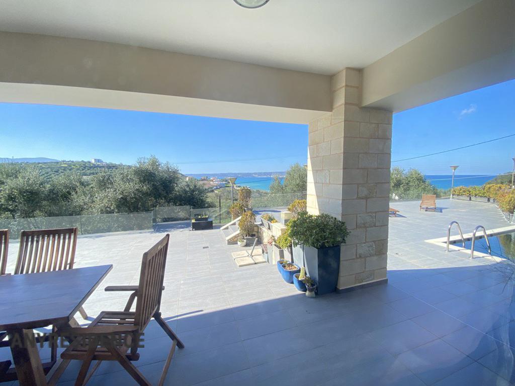 Townhome in Chania, photo #1, listing #2447070