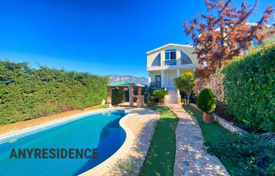 Terraced house in Korinthos