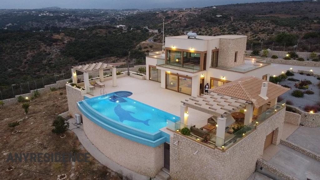 Villa in Tsivaras, photo #2, listing #2532775